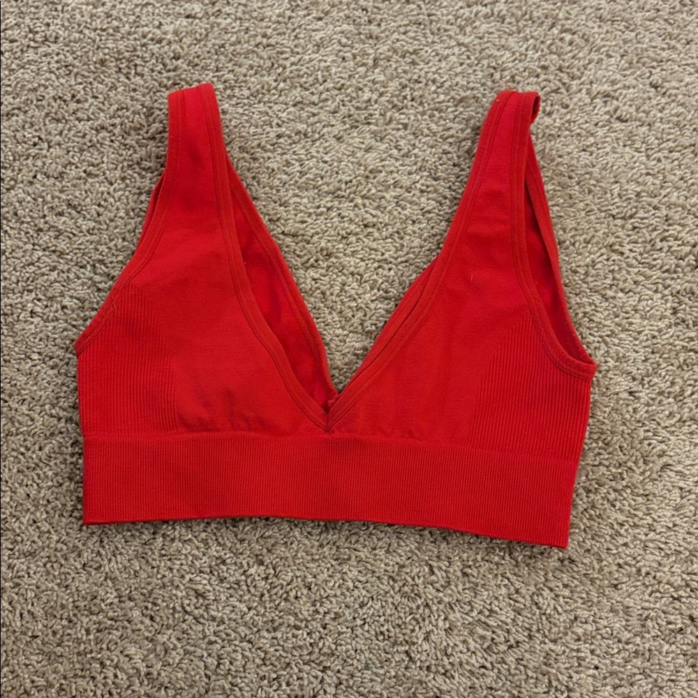 WeWoreWhat Red V-Neck Sport Bra - Picture 2 of 3